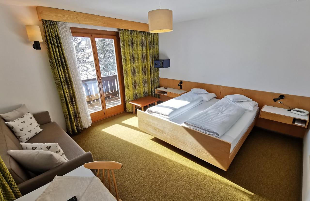 Hotel La Plaza Corvara In Badia Eksteriør billede