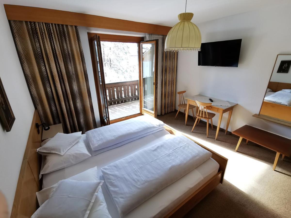 Hotel La Plaza Corvara In Badia Eksteriør billede