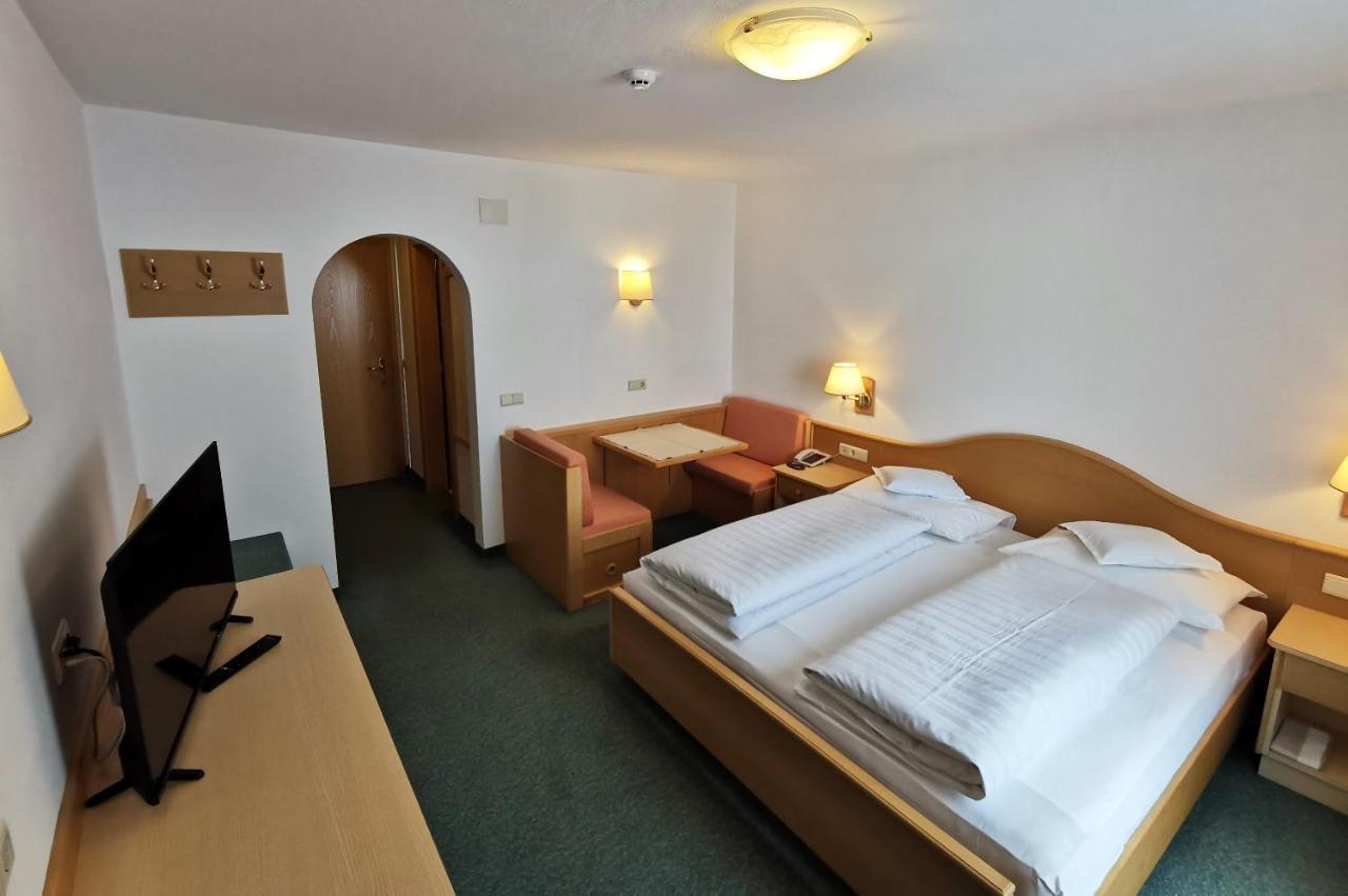 Hotel La Plaza Corvara In Badia Eksteriør billede