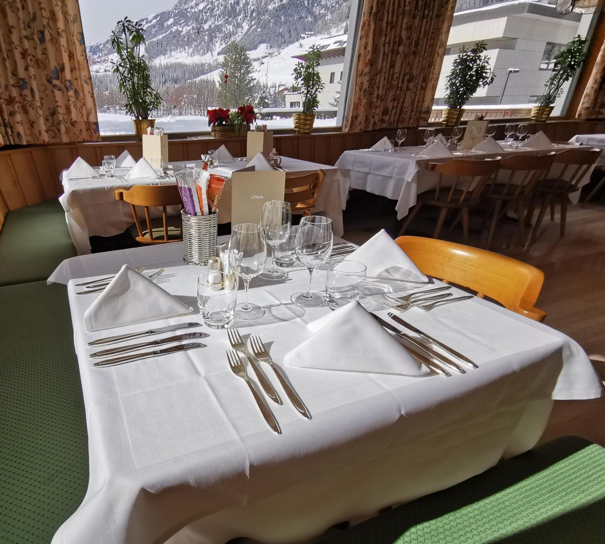 Hotel La Plaza Corvara In Badia Eksteriør billede