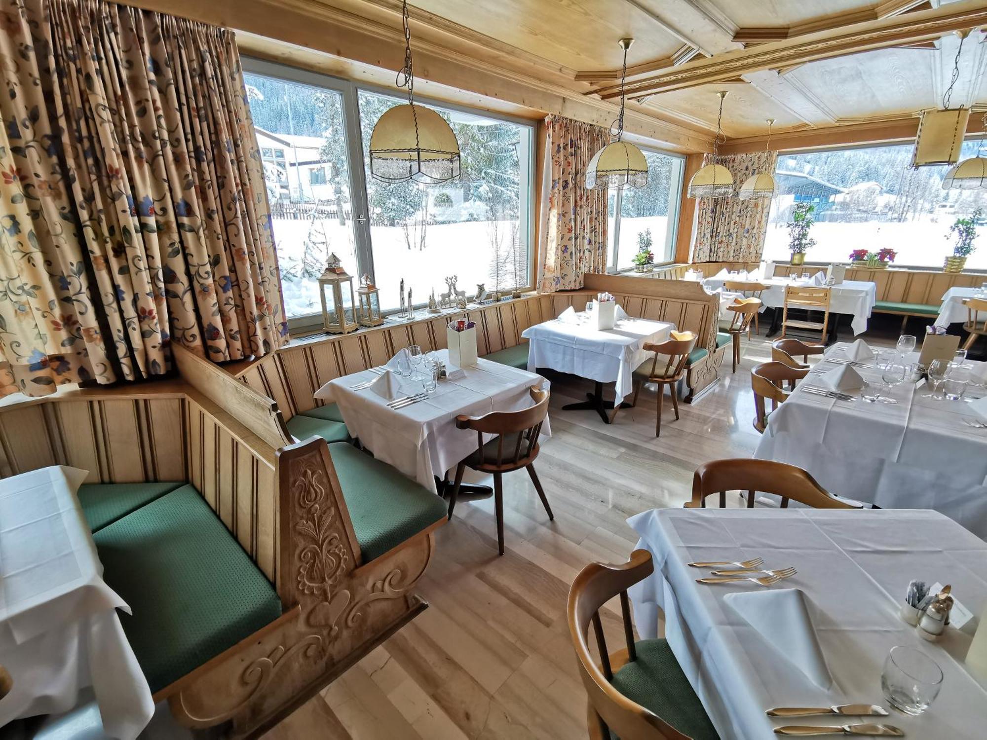 Hotel La Plaza Corvara In Badia Eksteriør billede